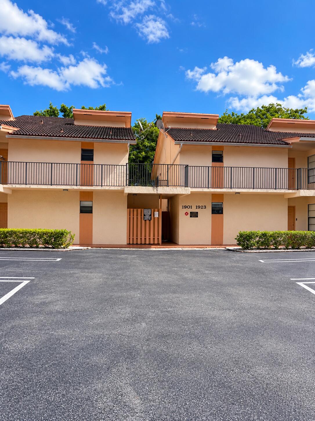 Listing  1911 NW 94TH Avenue 101A, Coral Springs, FL 33071, Coral Springs, FL 33071
