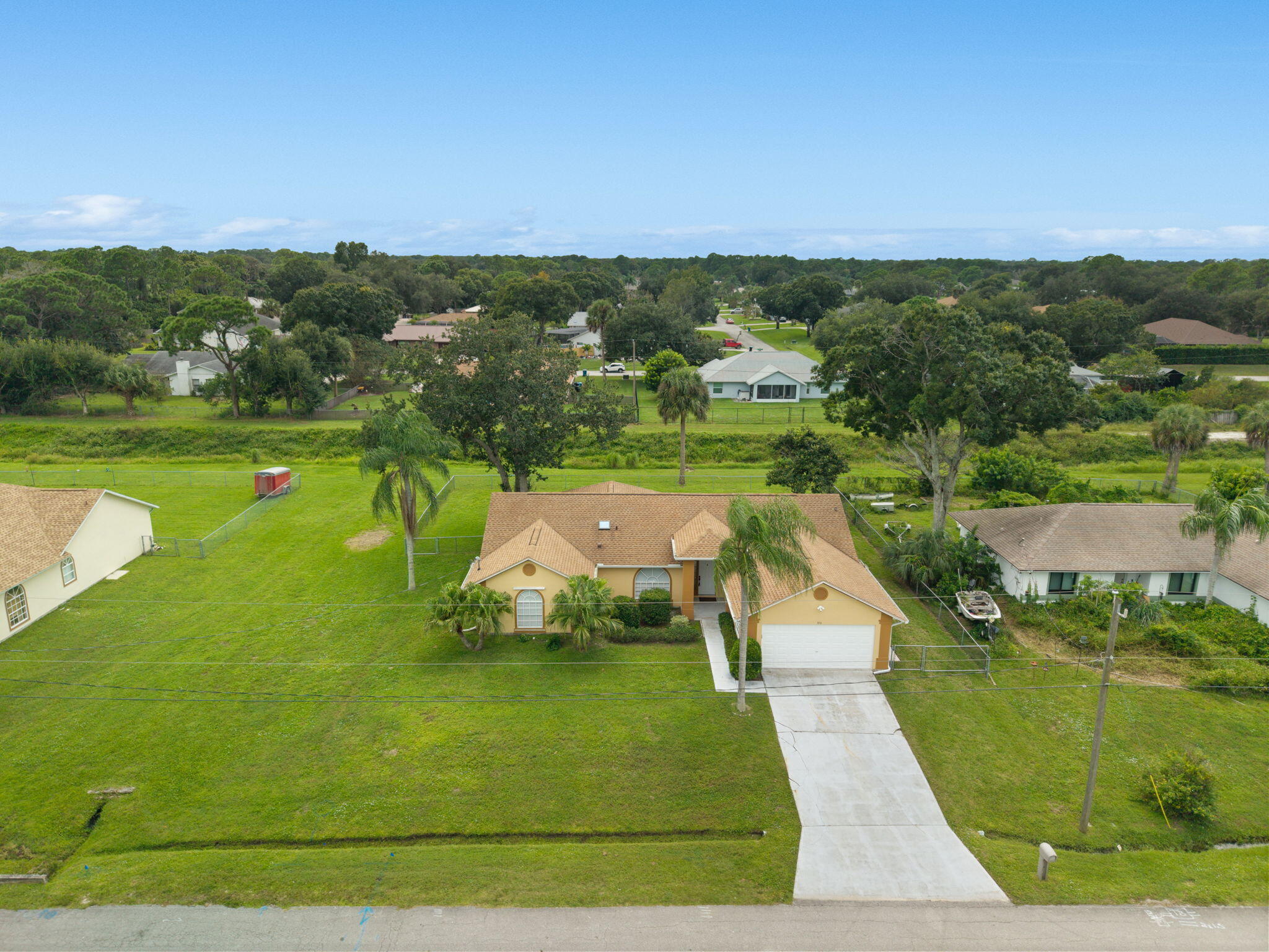 Listing  370 CAROL Drive NE, Palm Bay, FL 32907, Palm Bay, FL 32907