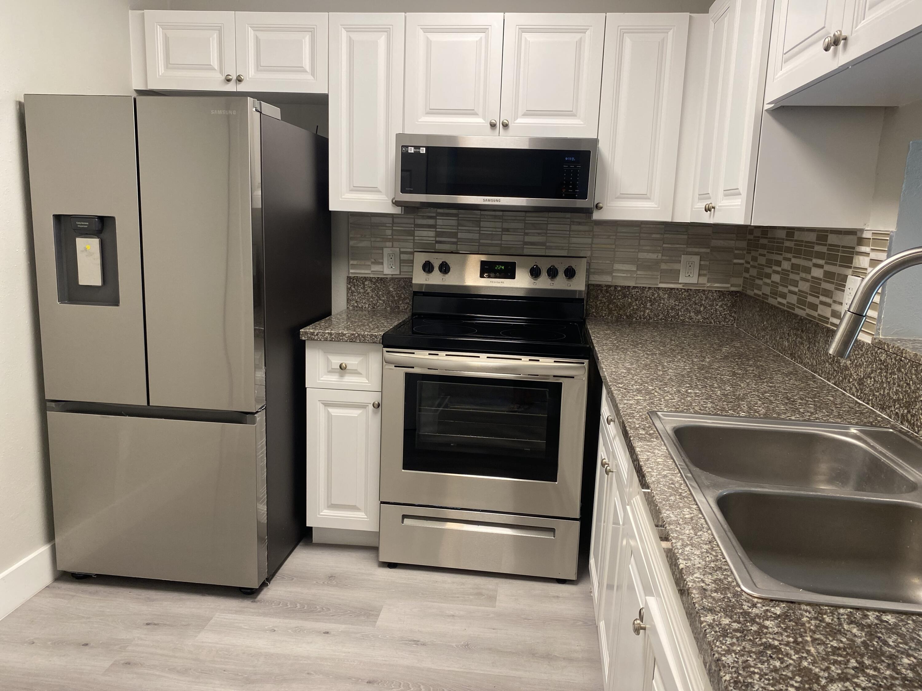 Listing  11432 NW 43rd Street Top Right, Coral Springs, FL 33065, Coral Springs, FL 33065