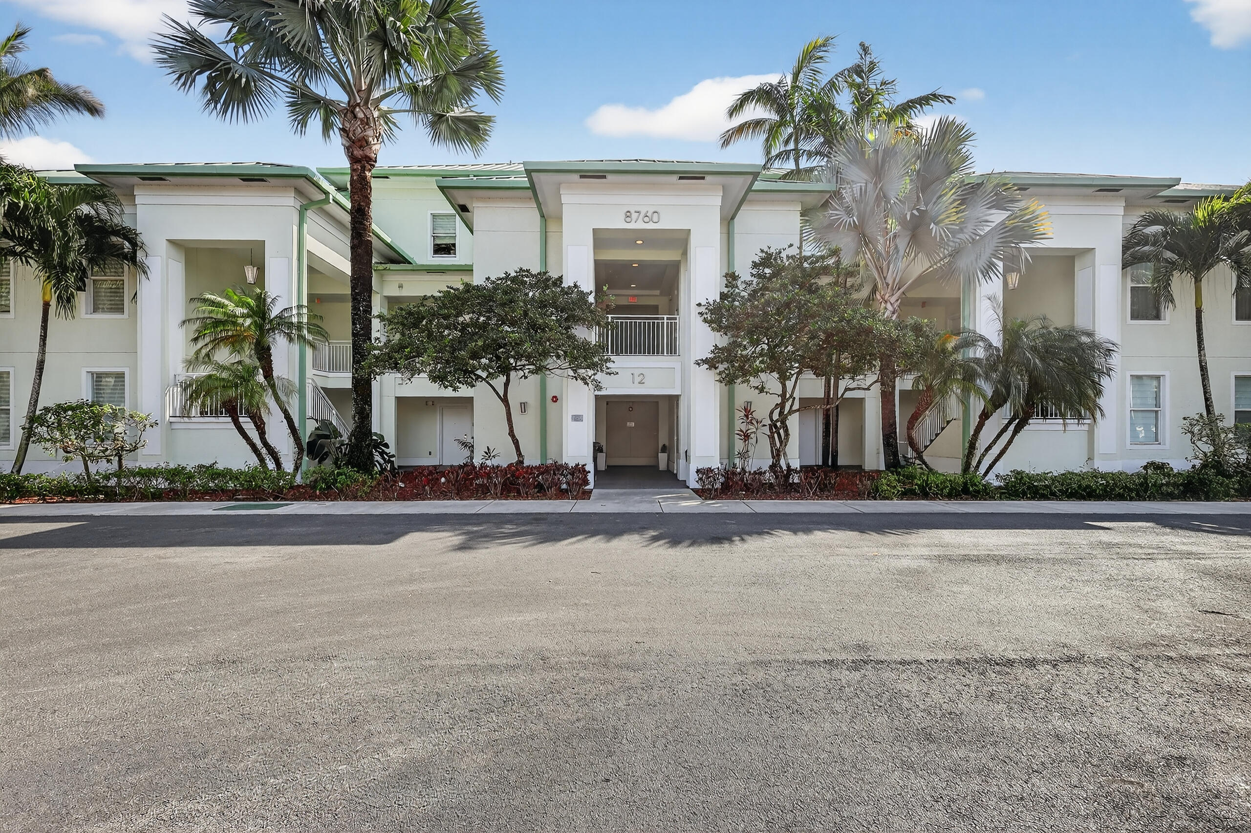 View details of listing 5300 NW 87TH Avenue 1215, Doral, FL 33178 Doral with MLS#