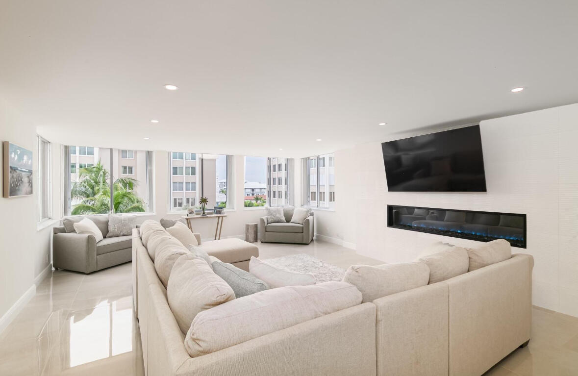 Listing  2000 S OCEAN Boulevard 402, Delray Beach, FL 33483, Delray Beach, FL 33483