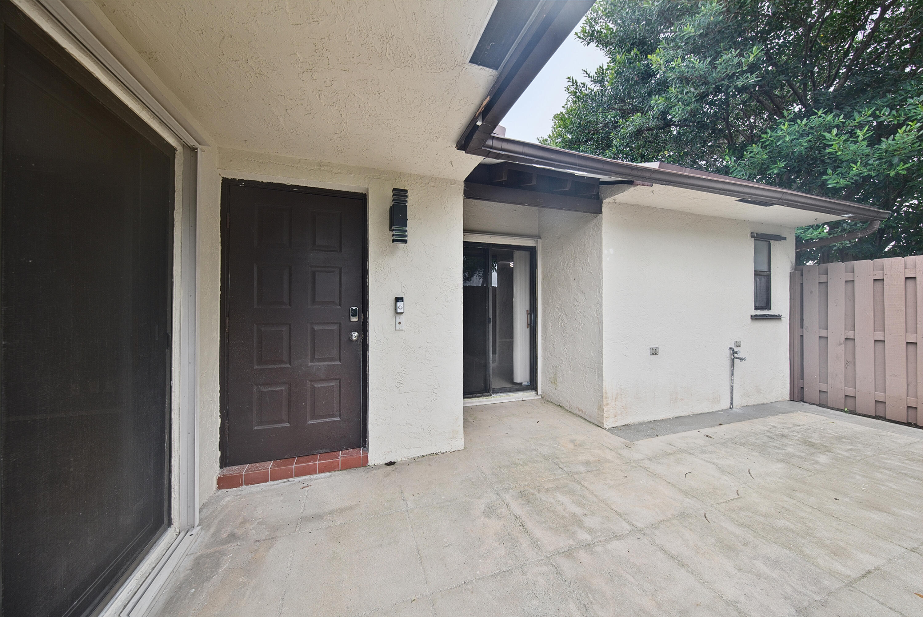 View details of listing 3402 WATERVIEW Circle B, Palm Springs, FL 33461 Palm Springs with MLS#