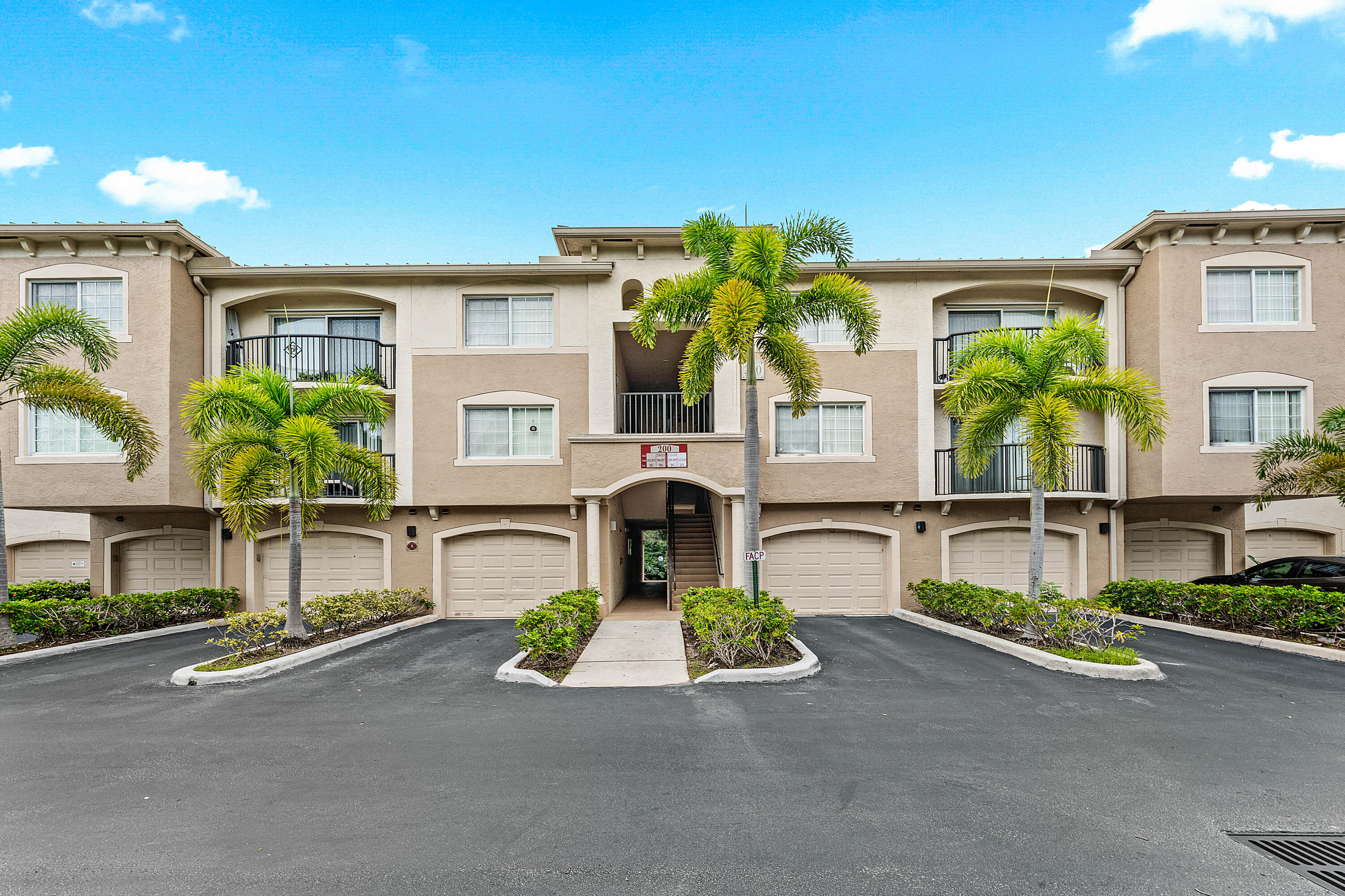 Listing  200 Crestwood Court N 211, Royal Palm Beach, FL 33411, Royal Palm Beach, FL 33411