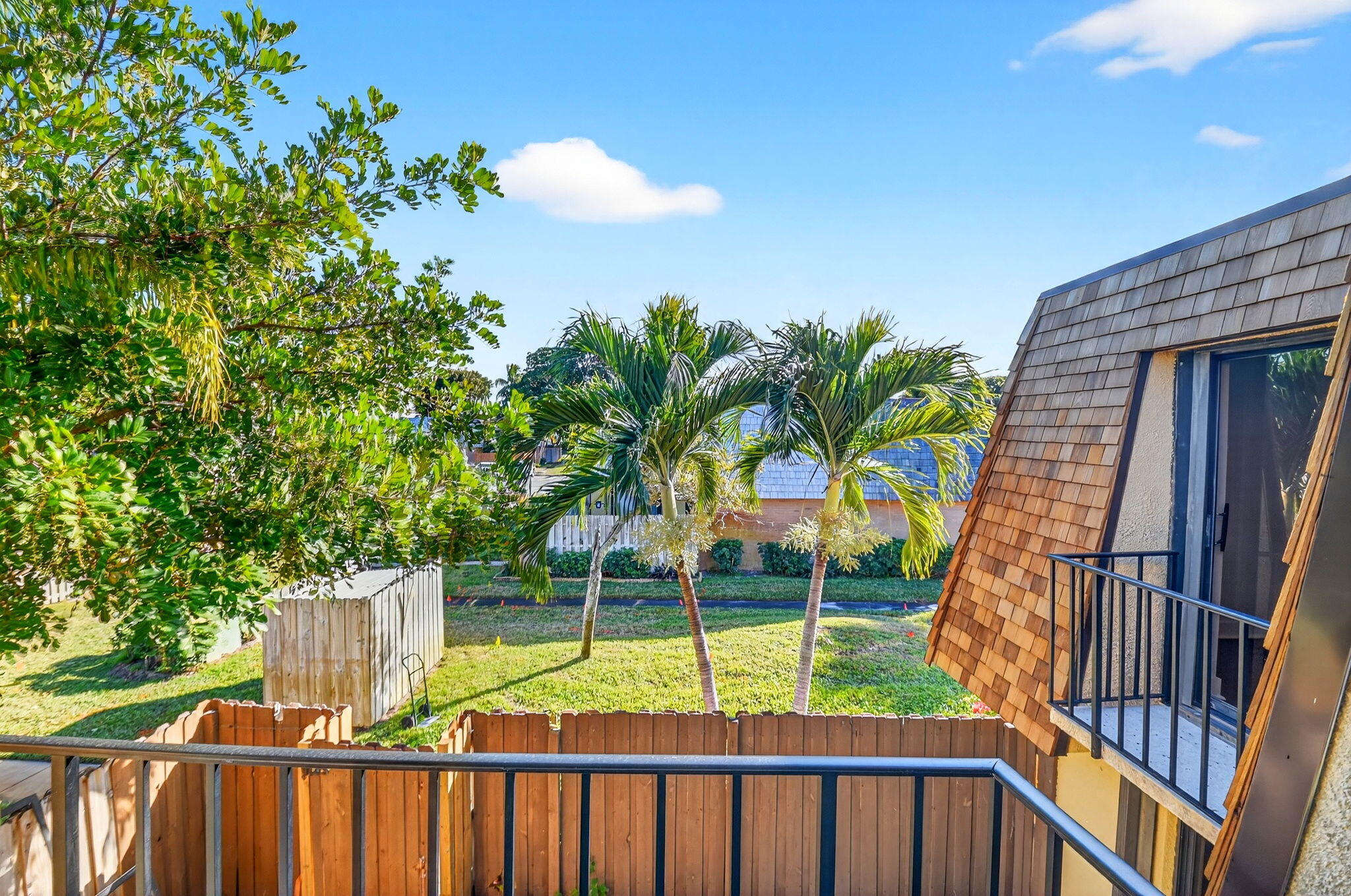 View details of listing 198 LAKE ARBOR Drive, Palm Springs, FL 33461 Palm Springs with MLS#