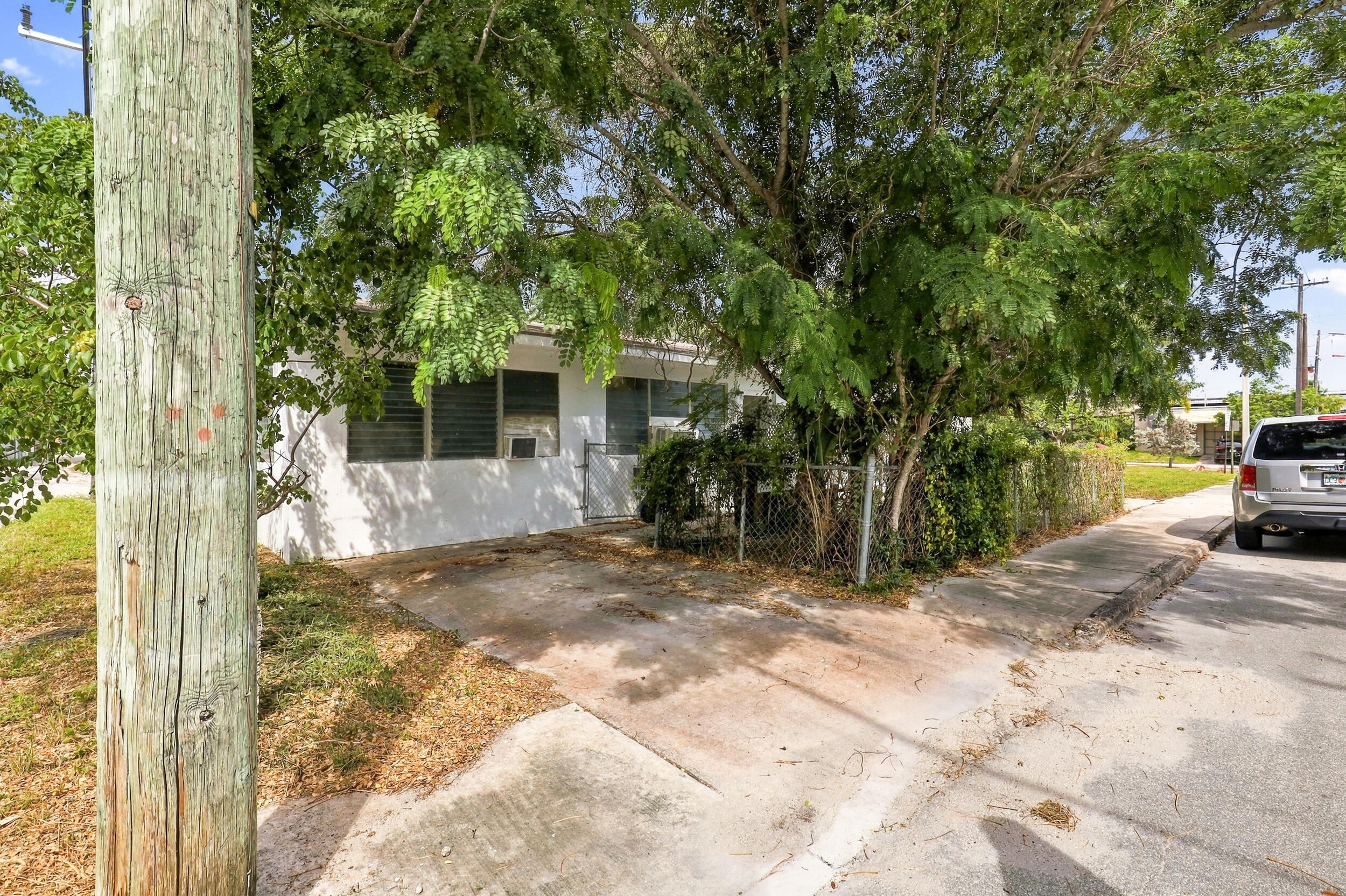 Listing  1208 3RD Avenue S, Lake Worth Beach, FL 33460, Lake Worth Beach, FL 33460