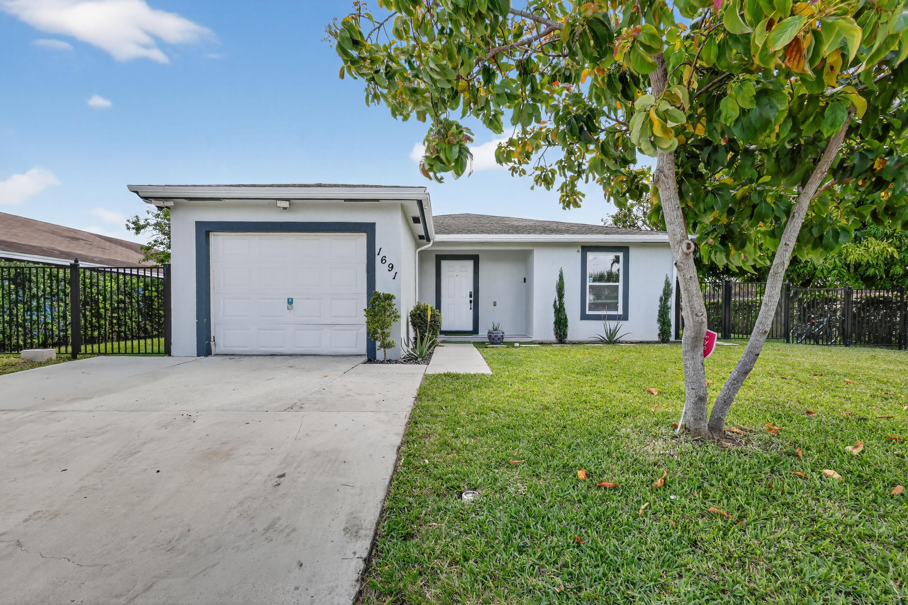 Listing  1691 W 26TH Court, Riviera Beach, FL 33404, Riviera Beach, FL 33404