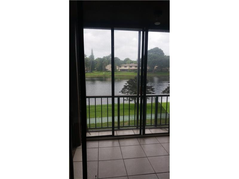 Listing  3730 Inverrary Drive 2X, Lauderhill, FL 33319, Lauderhill, FL 33319