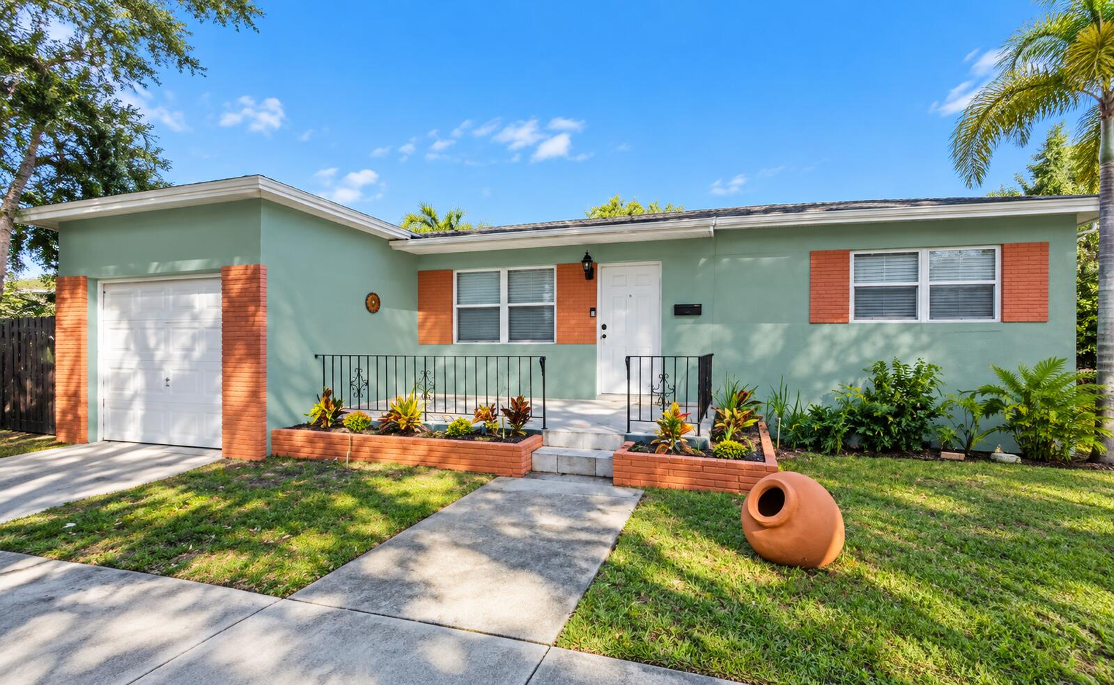 Listing  805 S 26TH Avenue, Hollywood, FL 33020, Hollywood, FL 33020