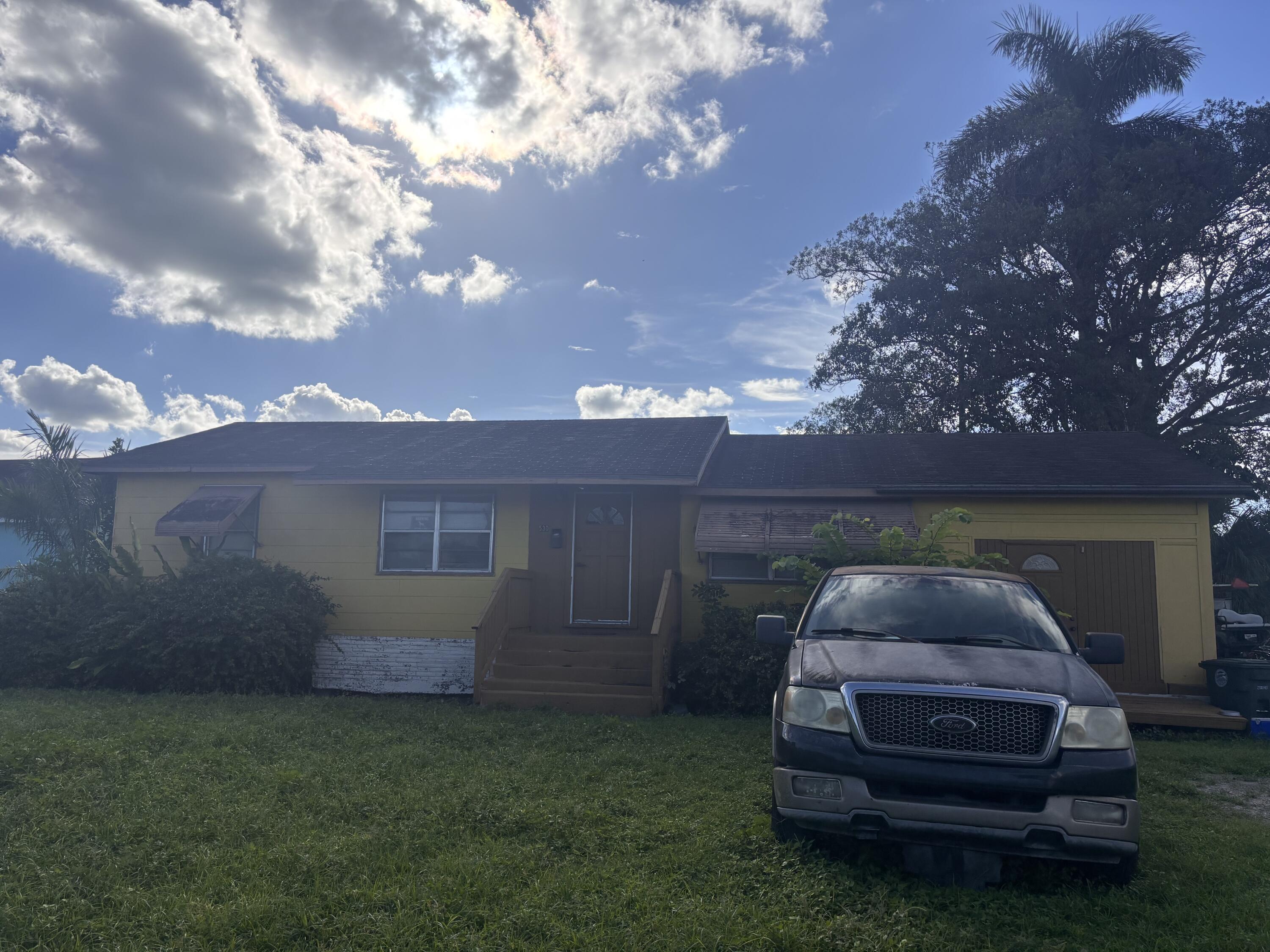 View details of listing 530 SE 4TH Street, Belle Glade, FL 33430 Belle Glade with MLS#