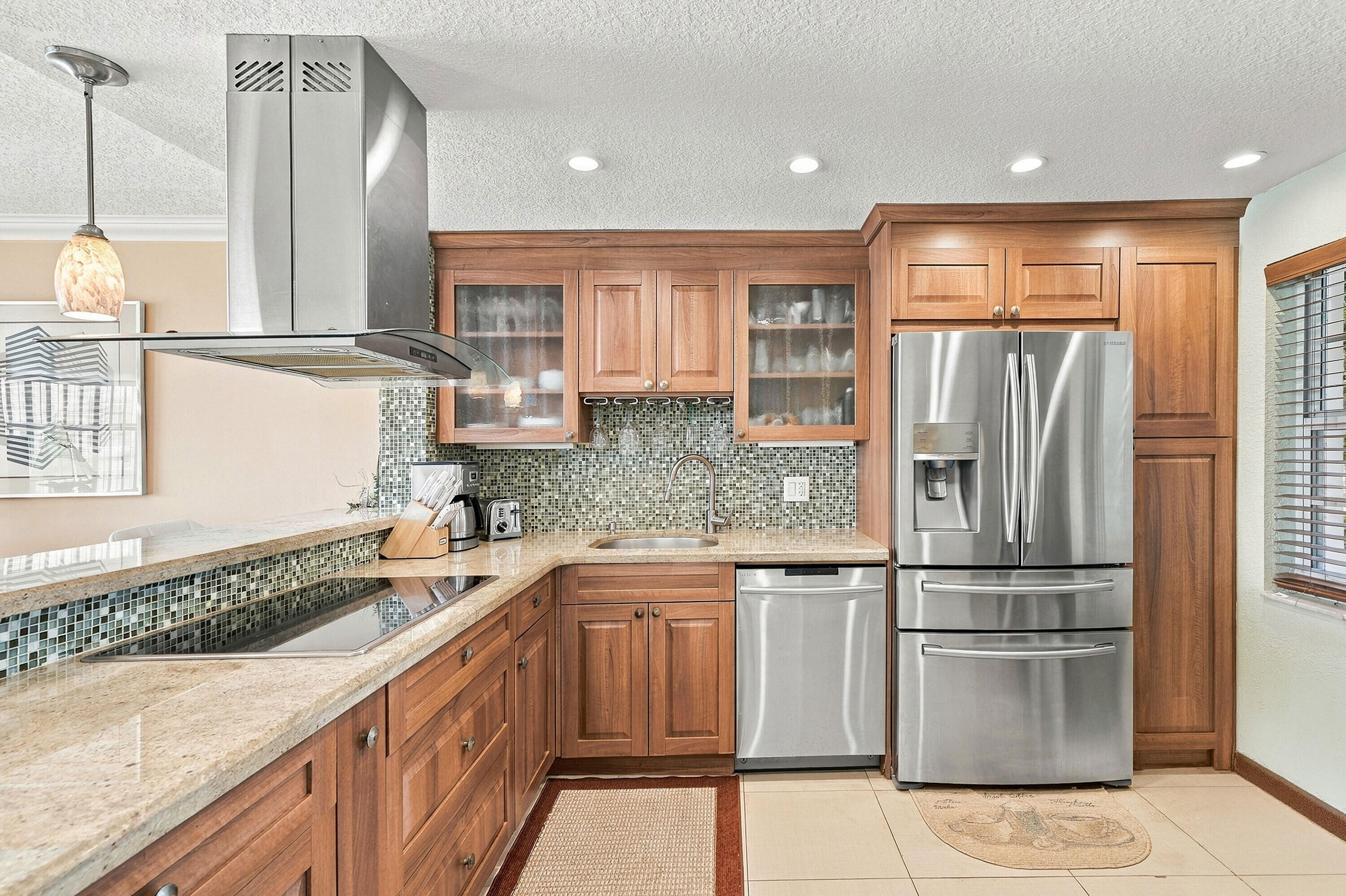 Listing  3980 Oaks Clubhouse Drive 212, Pompano Beach, FL 33069, Pompano Beach, FL 33069