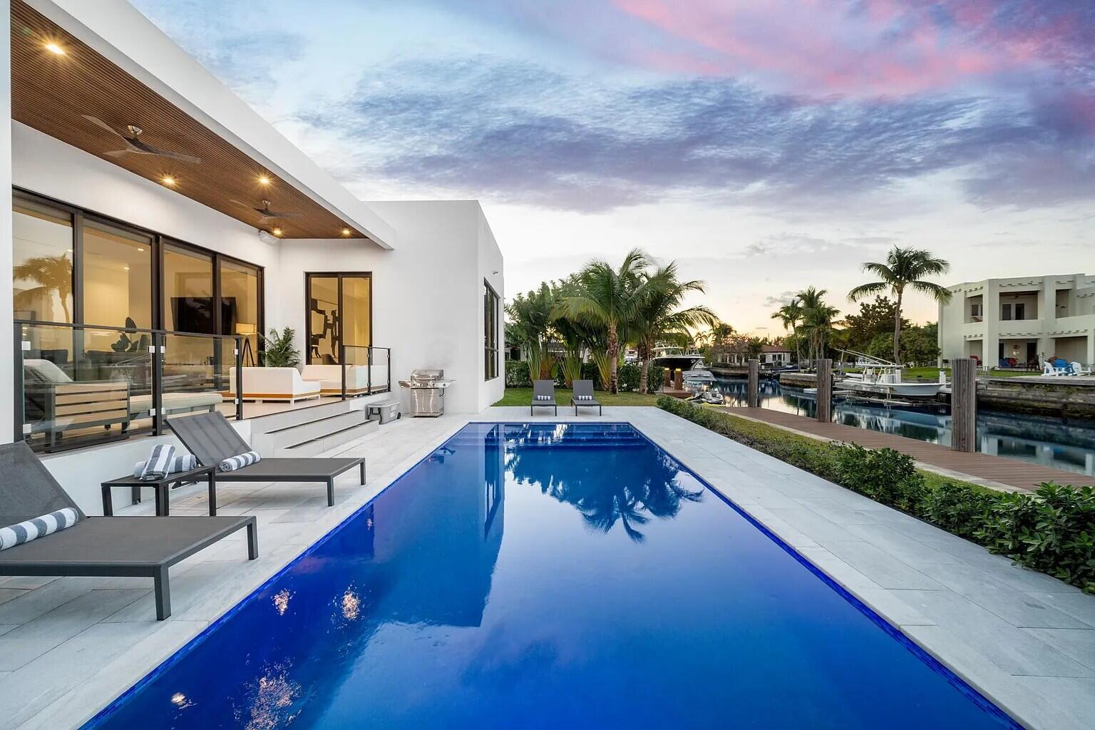 View details of listing 1905 N Hibiscus Drive, North Miami, FL 33181 North Miami with MLS#