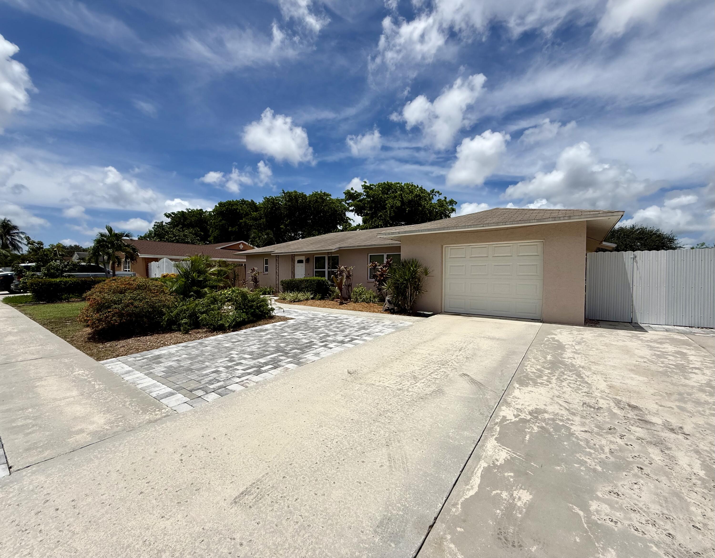 Listing  1403 W Libby Drive, West Palm Beach, FL 33406, West Palm Beach, FL 33406