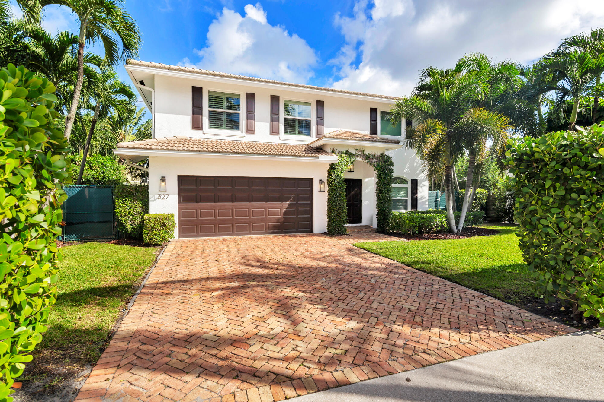 Listing  327 Monceaux Road, West Palm Beach, FL 33405, West Palm Beach, FL 33405