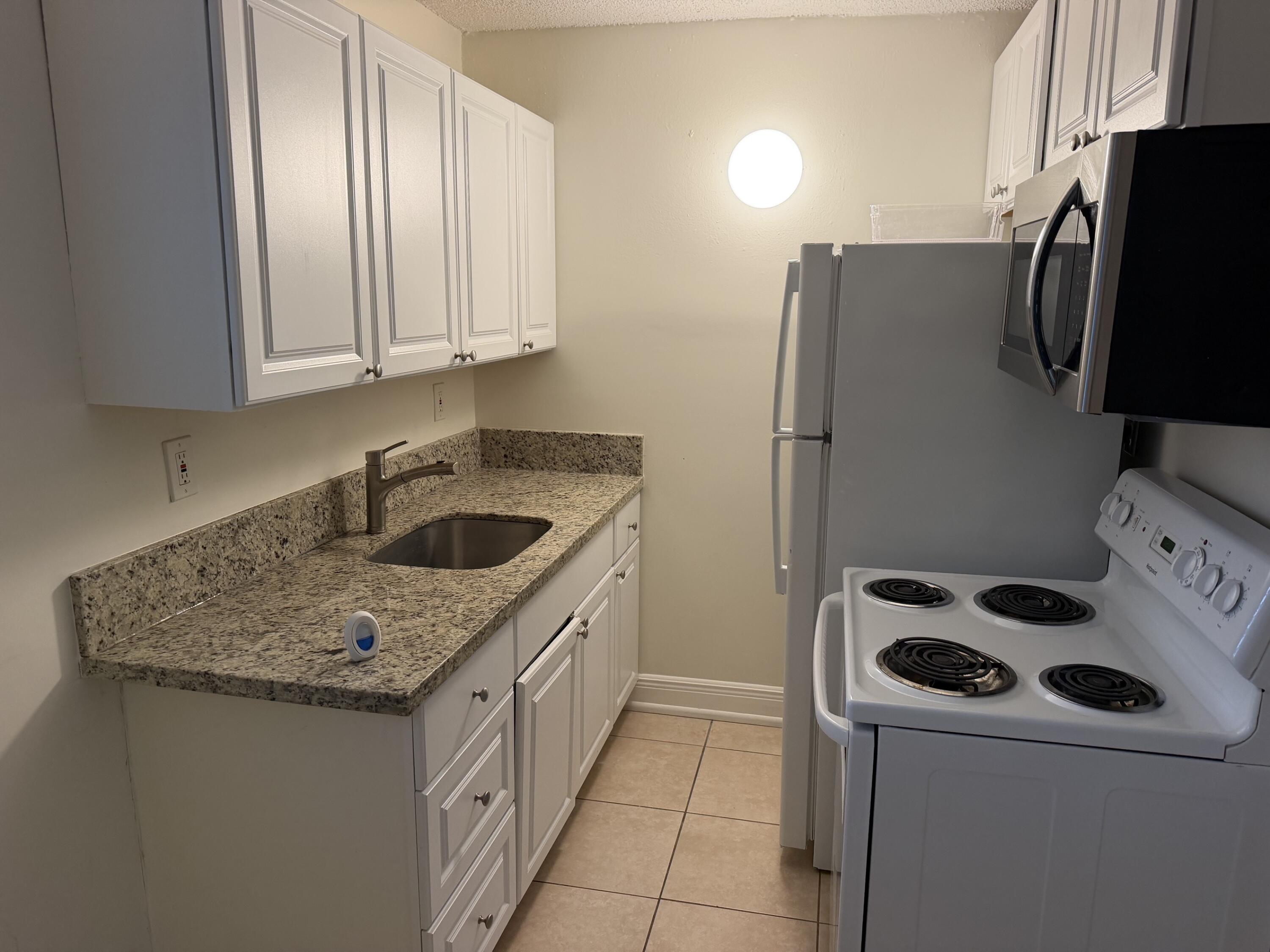 Listing  1151 NE 16th Court 8, Fort Lauderdale, FL 33305, Fort Lauderdale, FL 33305