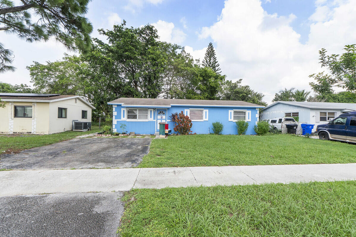 View details of listing 7207 SW 4th Court, North Lauderdale, FL 33068 North Lauderdale with MLS#