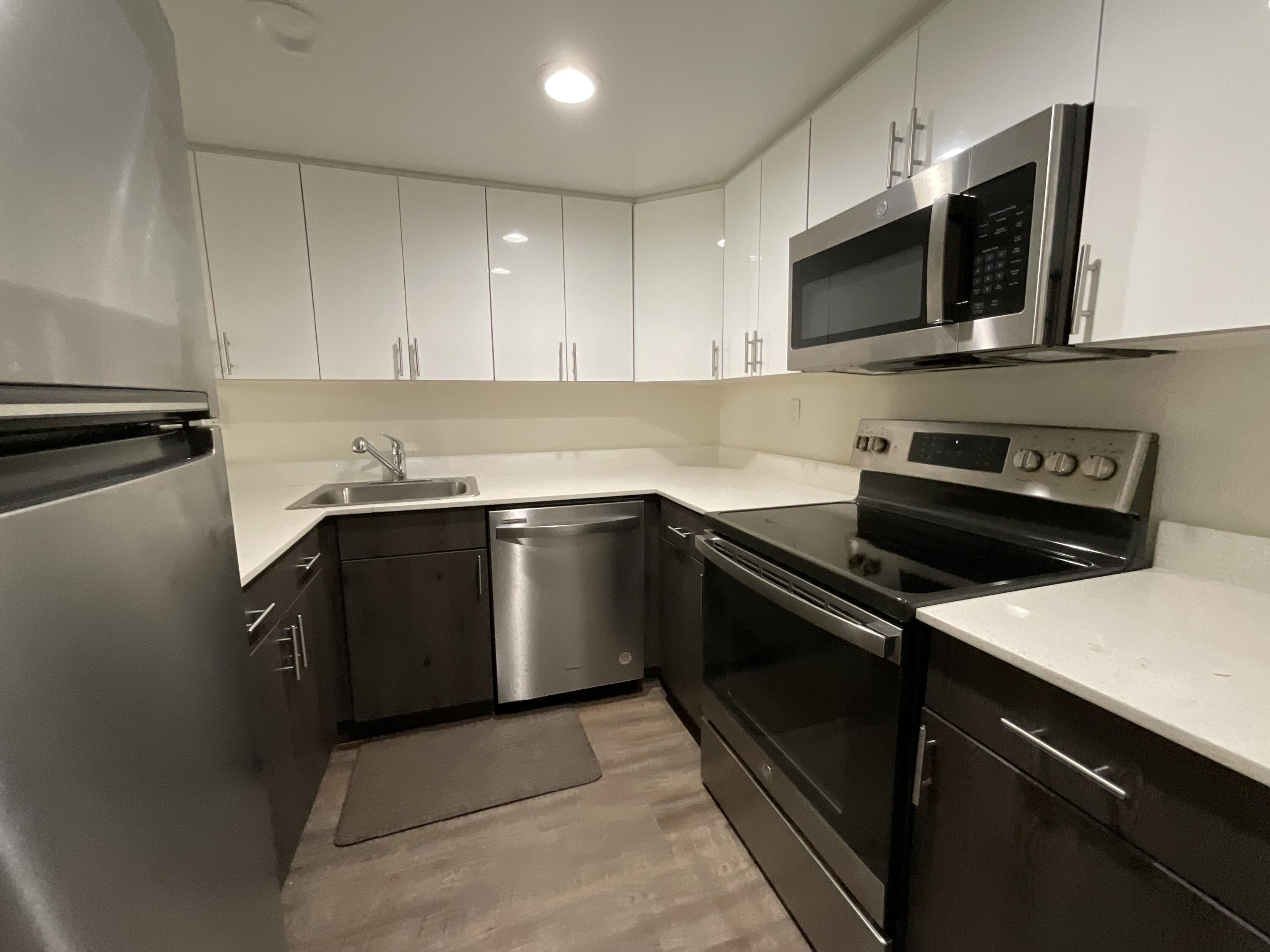 Listing  19455 NE 10 Avenue 1-331, North Miami Beach, FL 33179, North Miami Beach, FL 33179
