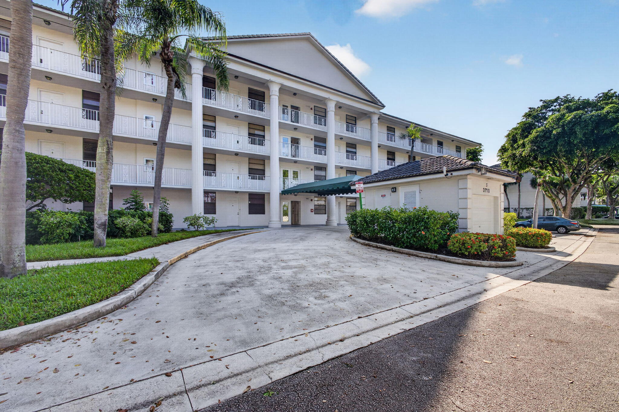 Listing  3710 WHITEHALL Drive 401, West Palm Beach, FL 33401, West Palm Beach, FL 33401