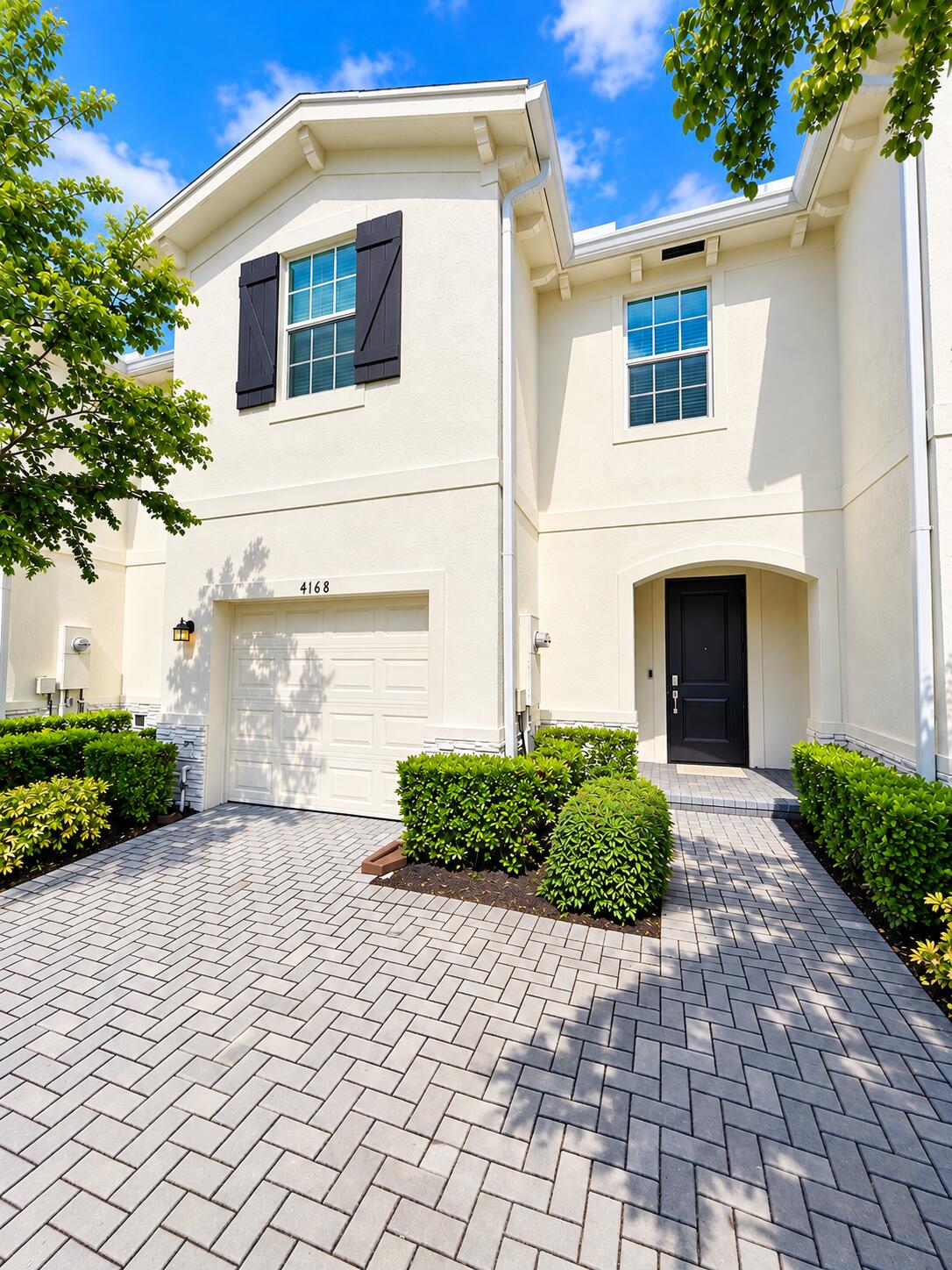Listing  4168 Lagoon Shore Drive, Lake Worth, FL 33467, Lake Worth, FL 33467