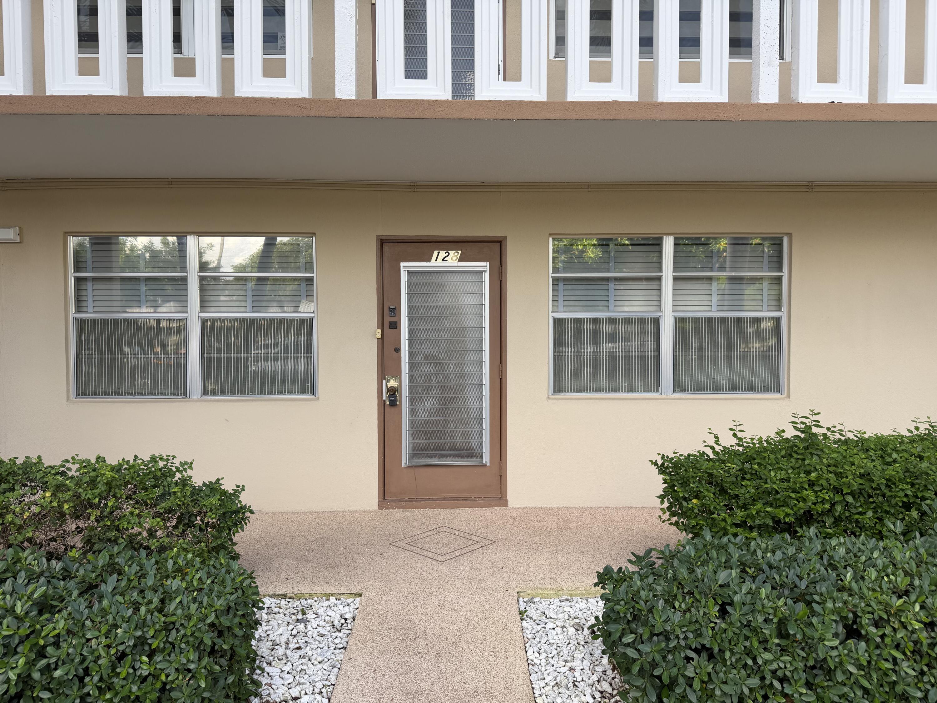 Listing  128 Wellington G, West Palm Beach, FL 33417, West Palm Beach, FL 33417