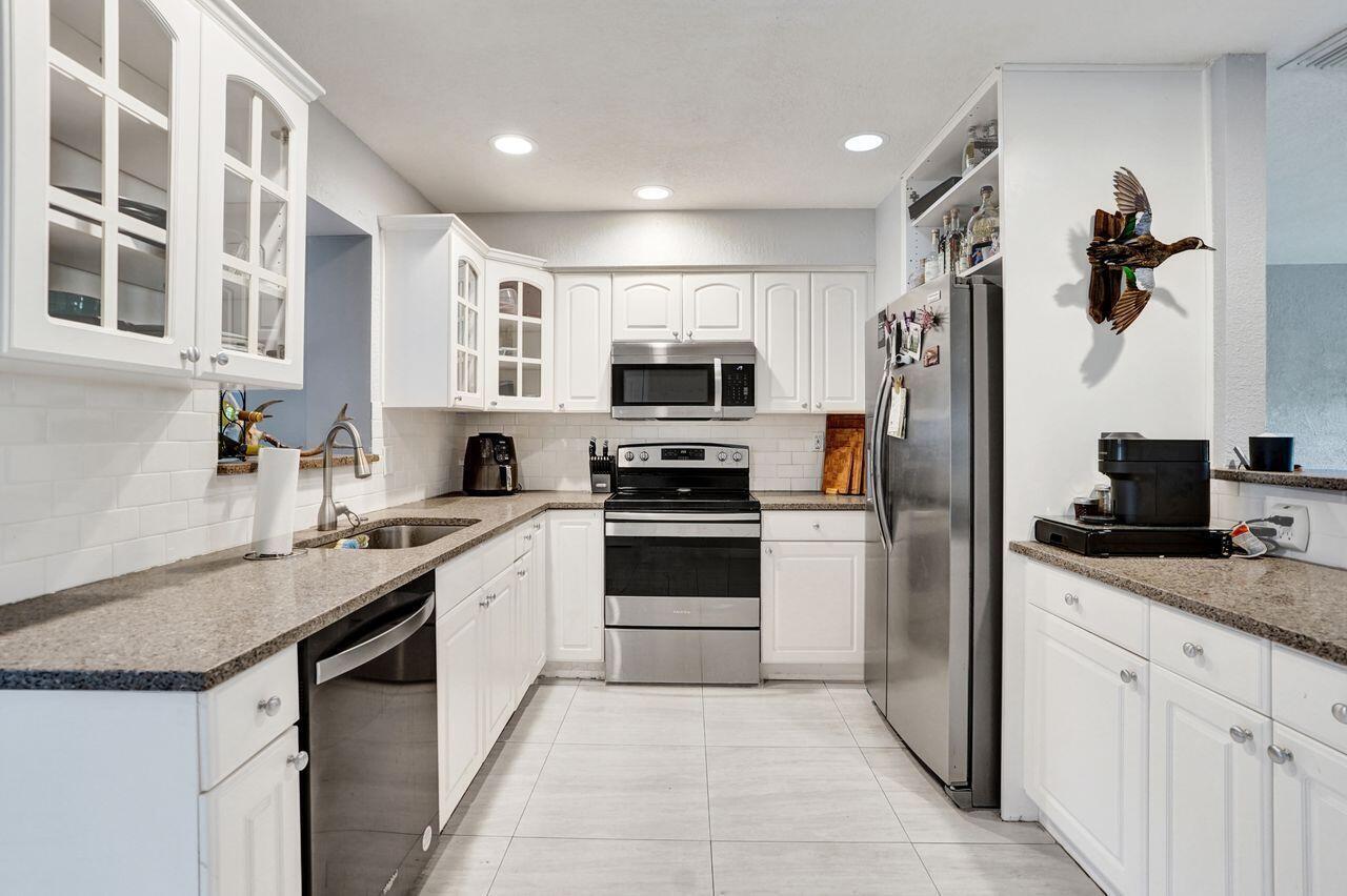 Listing  2359 Holly Lane, Palm Beach Gardens, FL 33410, Palm Beach Gardens, FL 33410