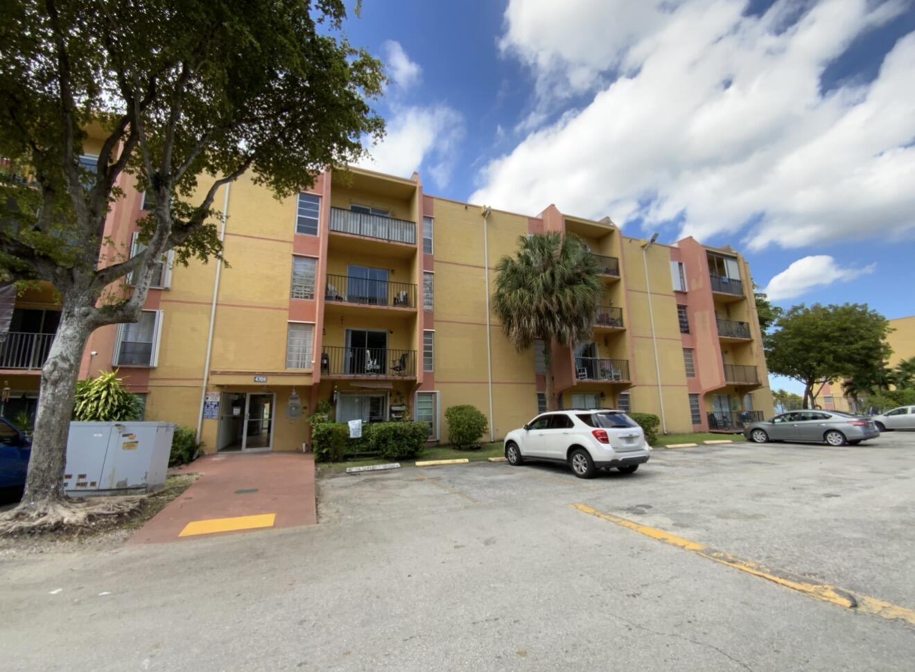 Listing  4709 NW 7TH Street 109-9, Miami, FL 33126, Miami, FL 33126