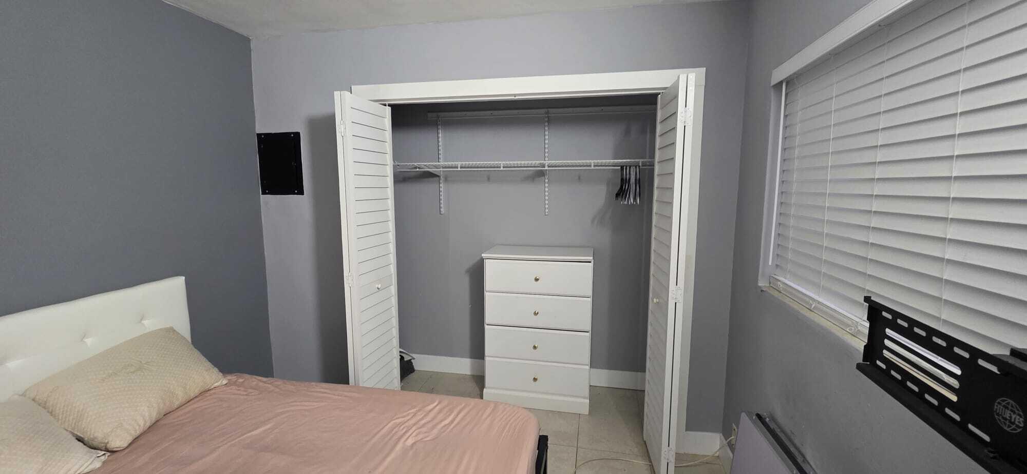 View details of listing 1109 NW 5th Street 5, Fort Lauderdale, FL 33311 Fort Lauderdale with MLS#