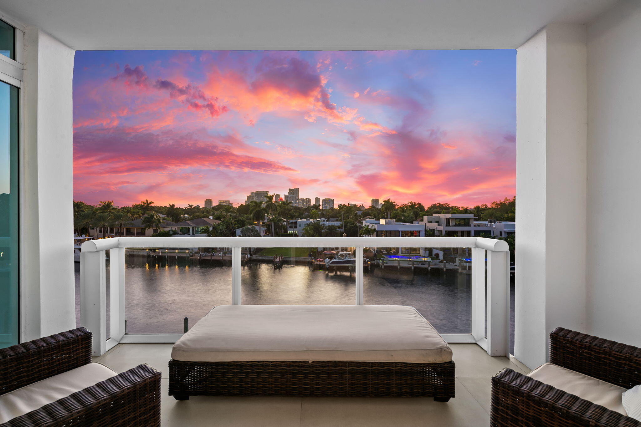 View details of listing 45 HENDRICKS Isle 402, Fort Lauderdale, FL 33301 Fort Lauderdale with MLS#