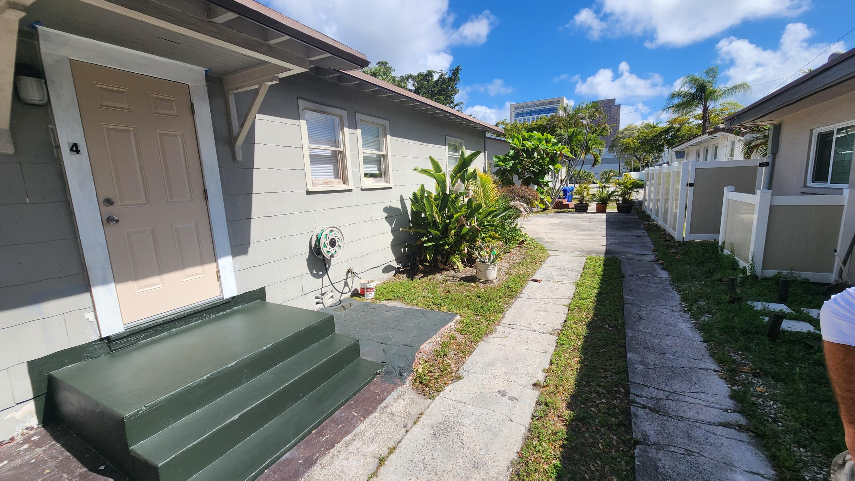 View details of listing 609 SW 4TH Avenue #4, Fort Lauderdale, FL 33315 Fort Lauderdale with MLS#