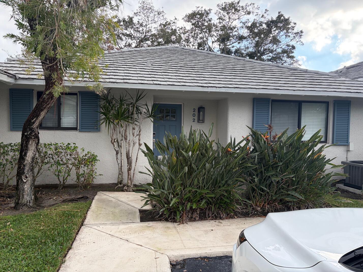 Listing  202 CLUB Drive, Palm Beach Gardens, FL 33418, Palm Beach Gardens, FL 33418