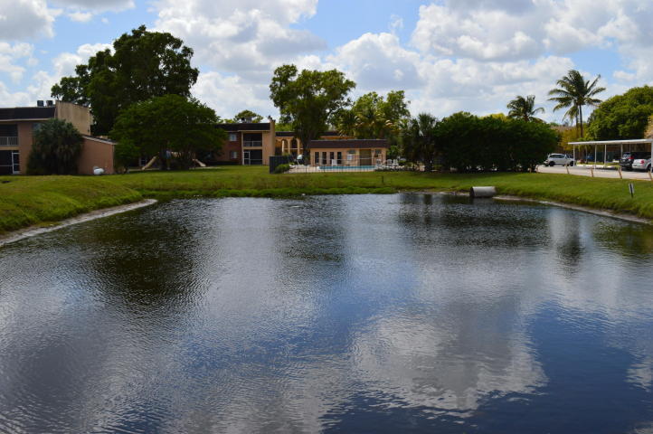 Listing  6100 Forest Hill Boulevard 201, West Palm Beach, FL 33415, West Palm Beach, FL 33415