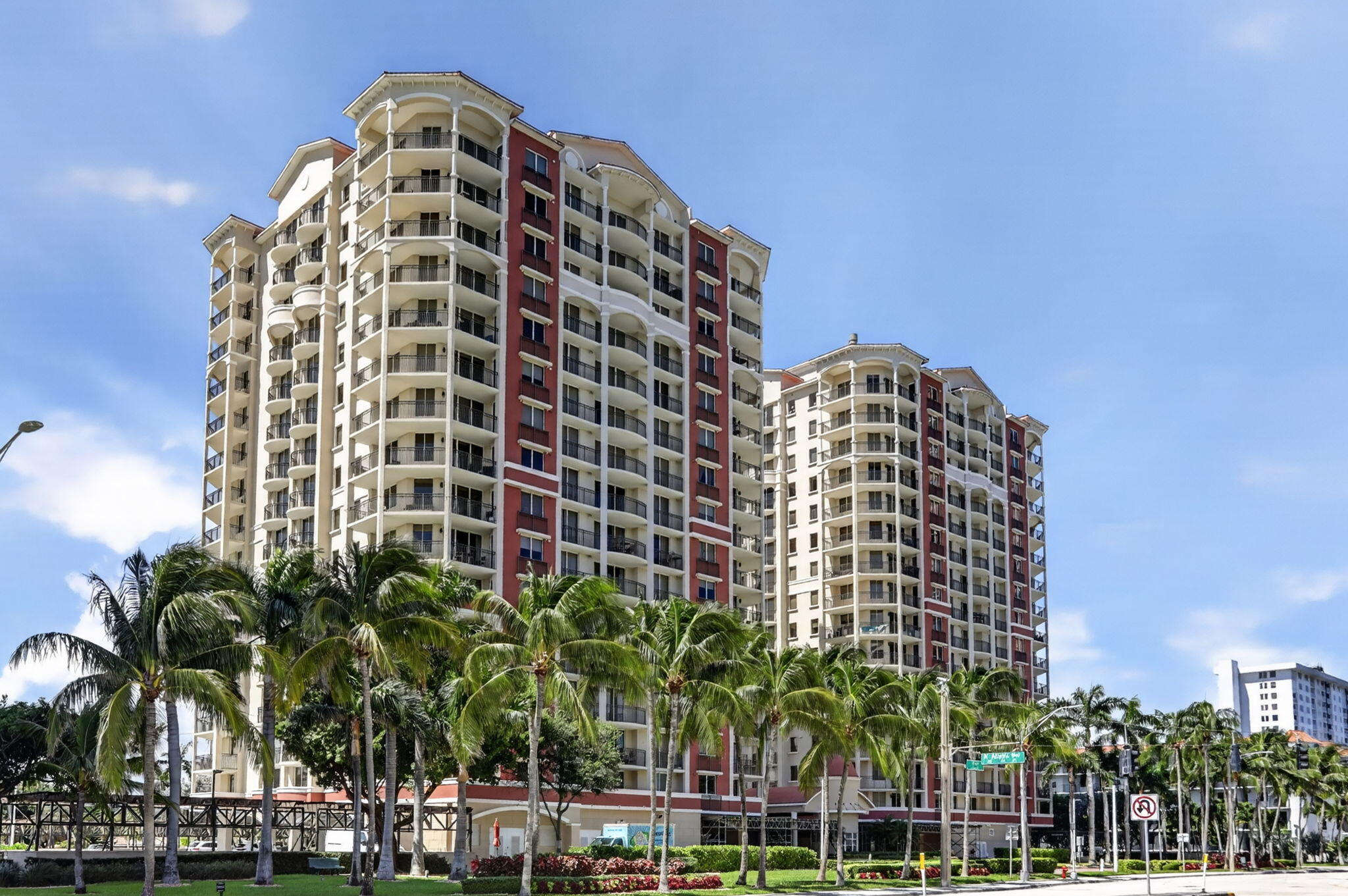 View details of listing 2011 N OCEAN Boulevard 205, Fort Lauderdale, FL 33305 Fort Lauderdale with MLS#
