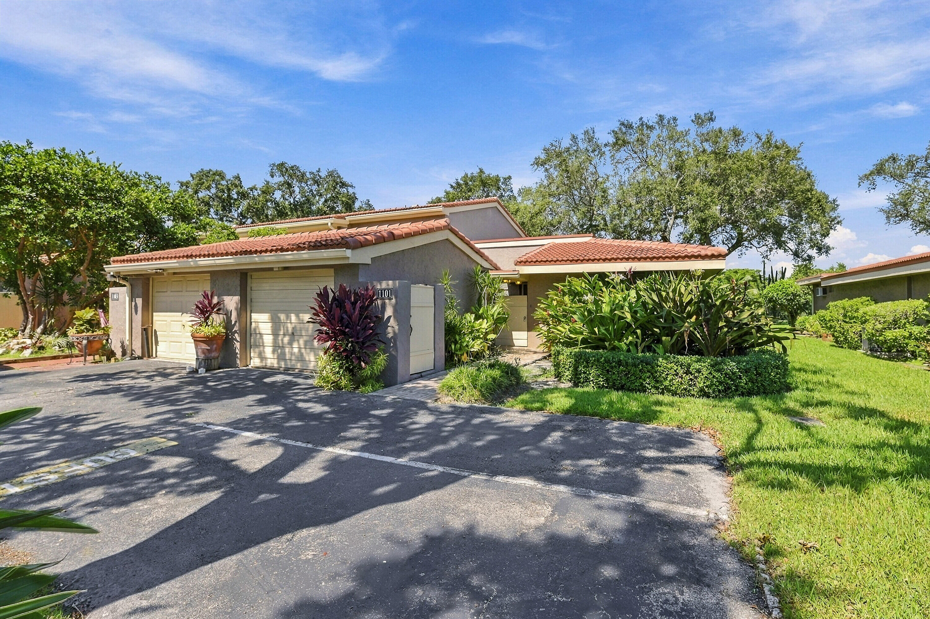 Listing  1101 SAINT ANDREWS Road 4, Hollywood, FL 33021, Hollywood, FL 33021
