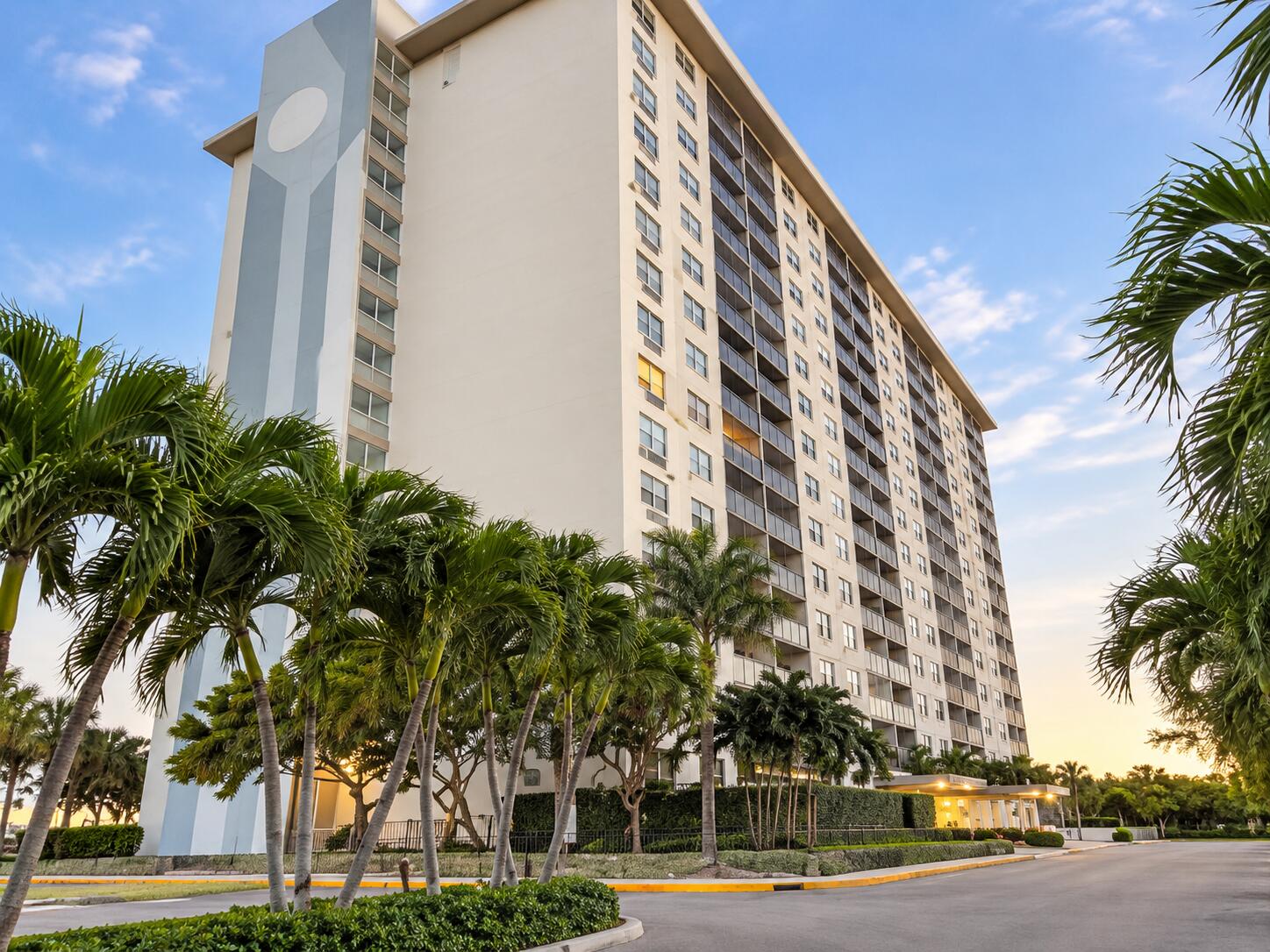 Listing  400 Kings Point Drive 1030, Sunny Isles Beach, FL 33160, Sunny Isles Beach, FL 33160