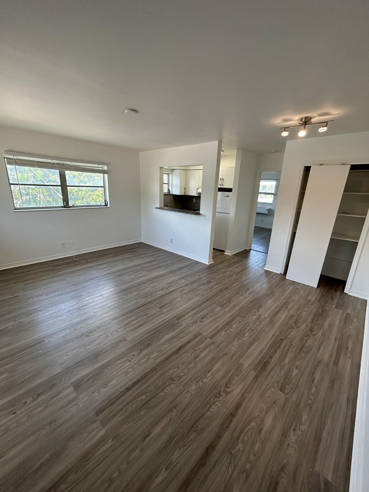 View details of listing 749 SE 15th Street 3, Fort Lauderdale, FL 33316 Fort Lauderdale with MLS#