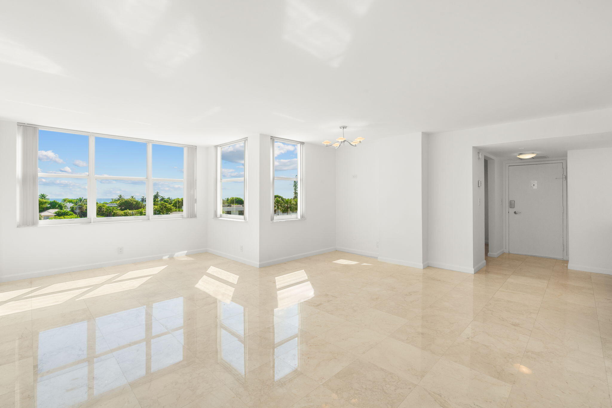 View details of listing 3015 N Ocean Boulevard 5F, Fort Lauderdale, FL 33308 Fort Lauderdale with MLS#