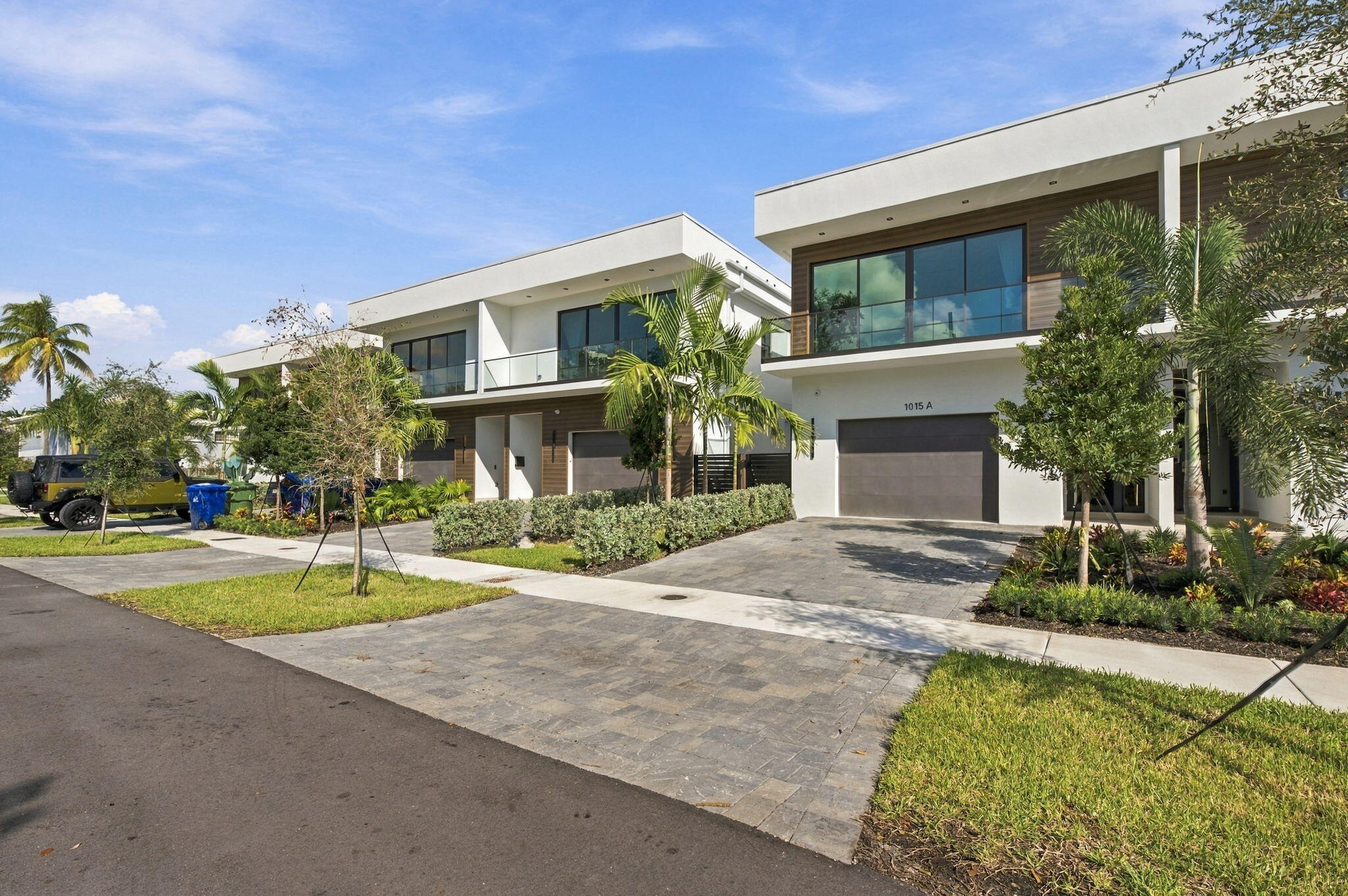 View details of listing 1015 NE 3rd Street, Fort Lauderdale, FL 33301 Fort Lauderdale with MLS#
