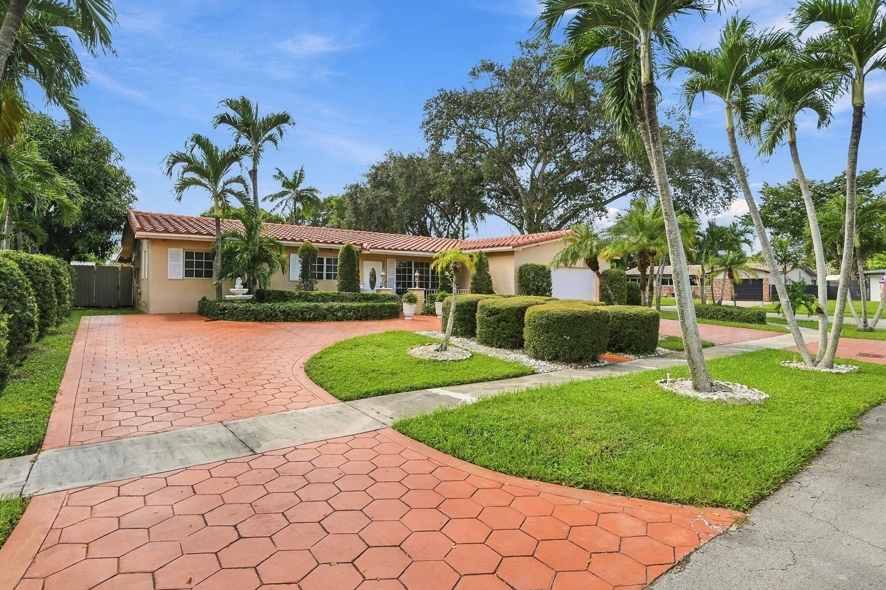 Listing  8670 NW 19TH Street, Pembroke Pines, FL 33024, Pembroke Pines, FL 33024