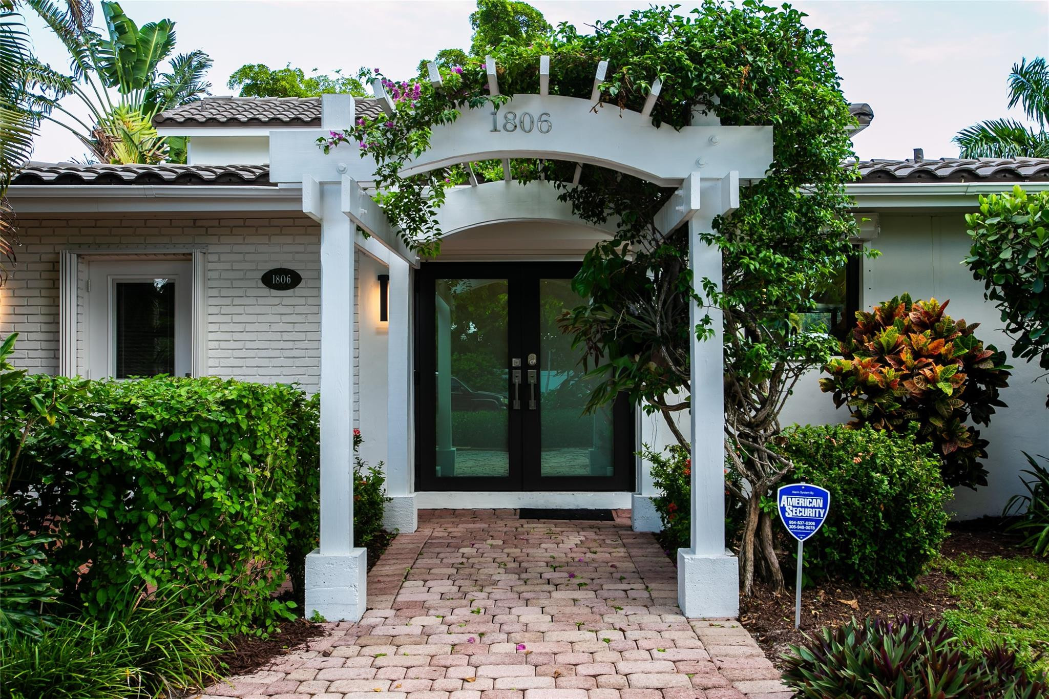 View details of listing 1806 NE 22ND Terrace, Fort Lauderdale, FL 33305 Fort Lauderdale with MLS#