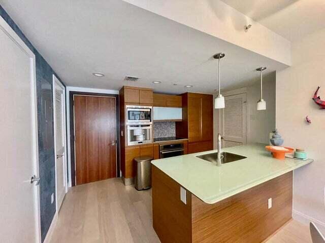 Listing  5875 COLLINS Avenue 1606, Miami Beach, FL 33140, Miami Beach, FL 33140