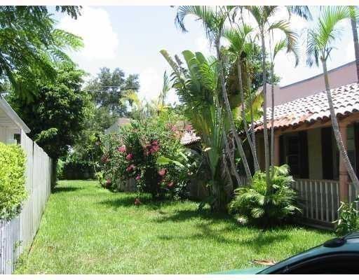 View details of listing 808 SE 6th Court 2, Fort Lauderdale, FL 33301 Fort Lauderdale with MLS#