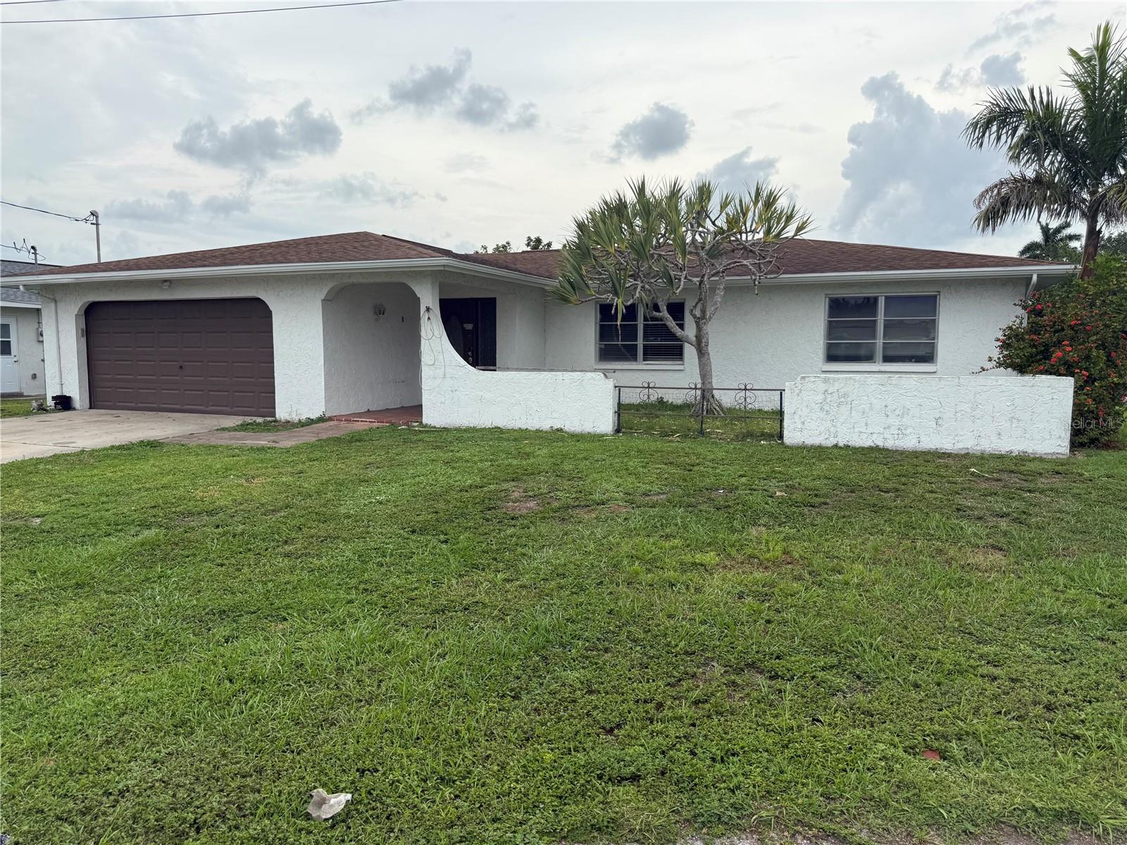 View details of listing 4339 S BAY CIR NORTH FORT MYERS with MLS# C7529133