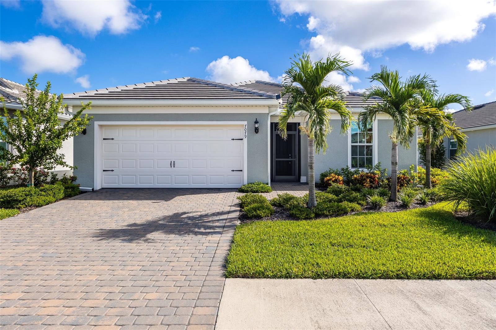 View details of listing 7079 CHAPEL CREEK LN NORTH FORT MYERS with MLS# C7531121