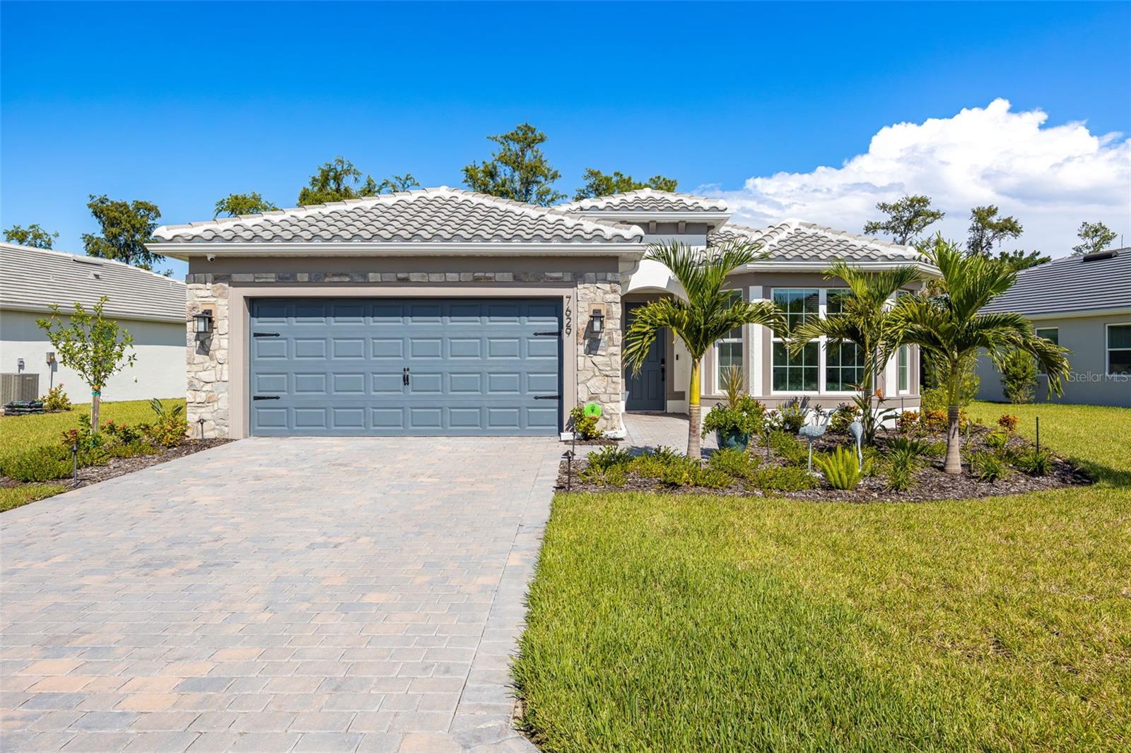 View details of listing 7629 PARADISE TREE DR NORTH FORT MYERS with MLS# C7531311