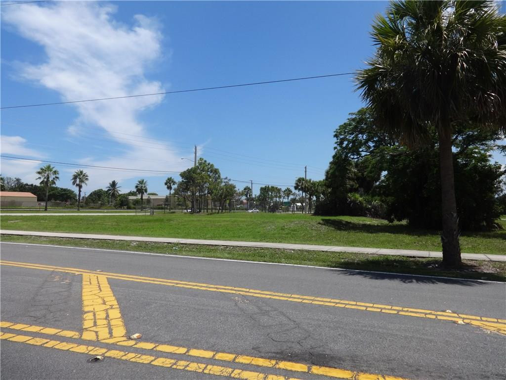 View details of listing 800 NW Dixie Highway, Pompano Beach, FL 33060 Pompano Beach with MLS# 