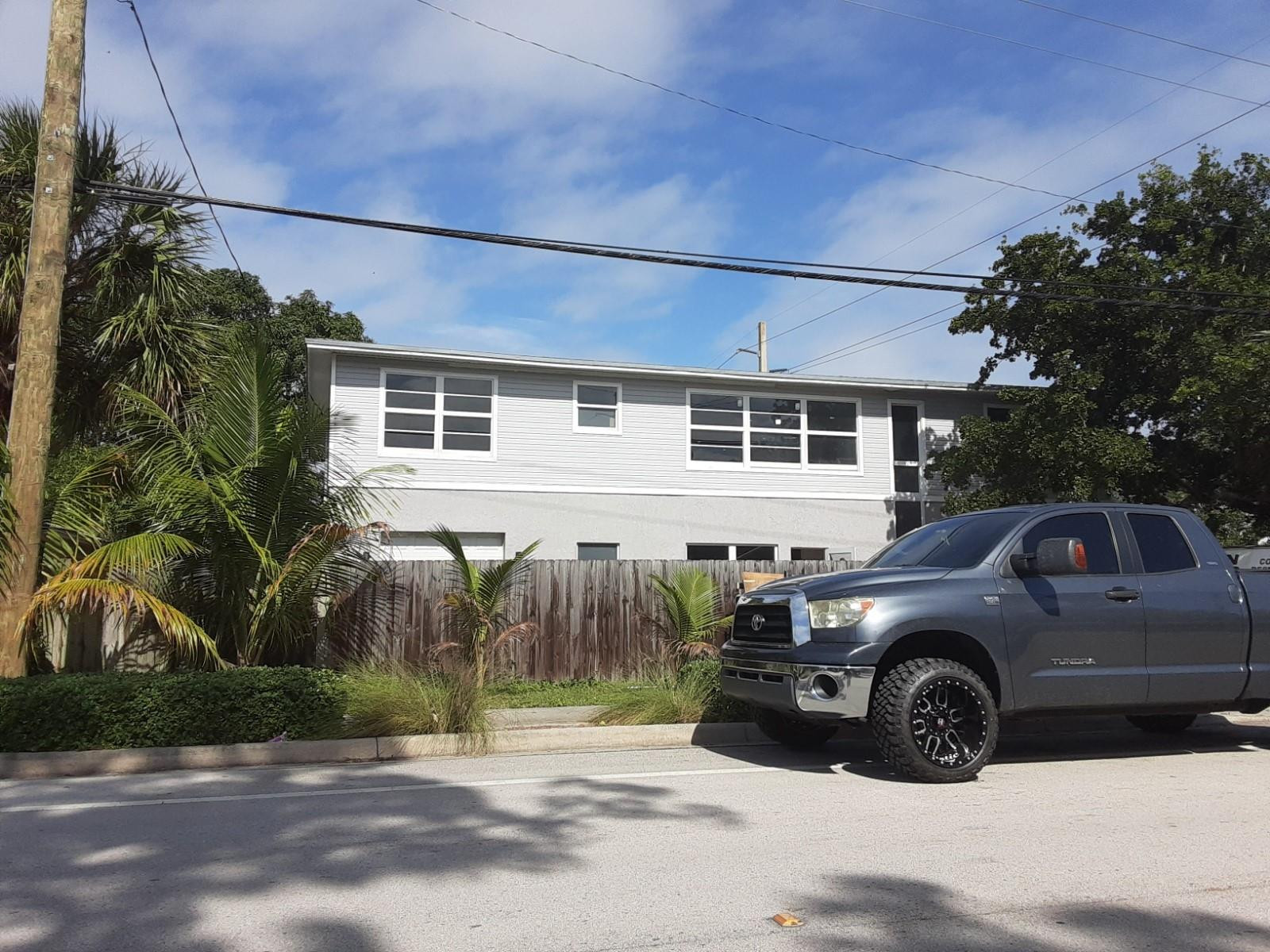 View details of listing 799 NE 34th Court, Oakland Park, FL 33334 Oakland Park with MLS#