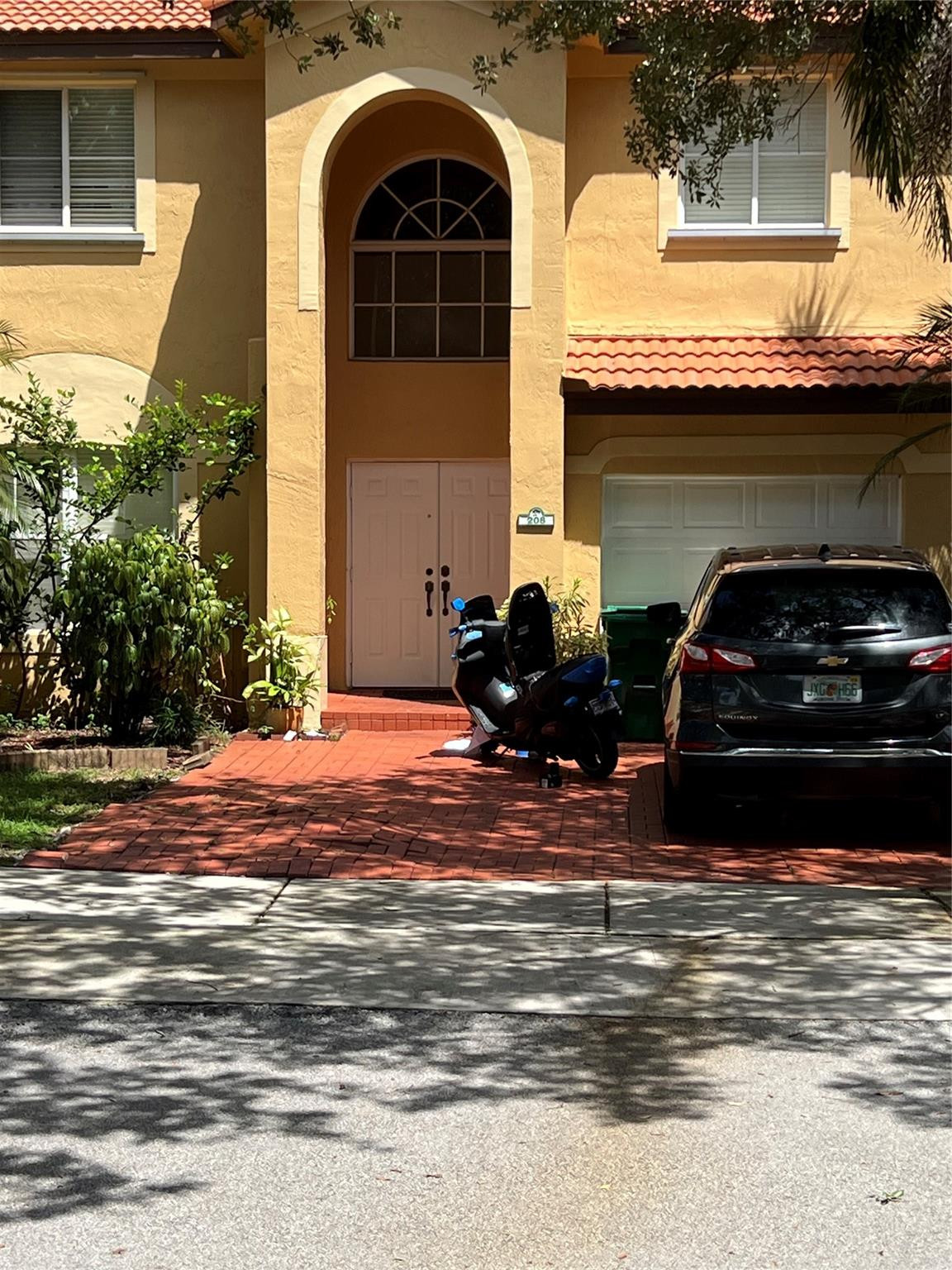 View details of listing Davie with MLS#