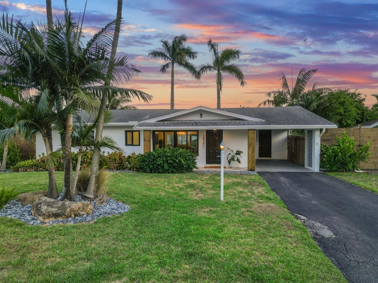 View details of listing 1034 SW 24th Avenue, Boynton Beach, FL 33426 Boynton Beach with MLS# 