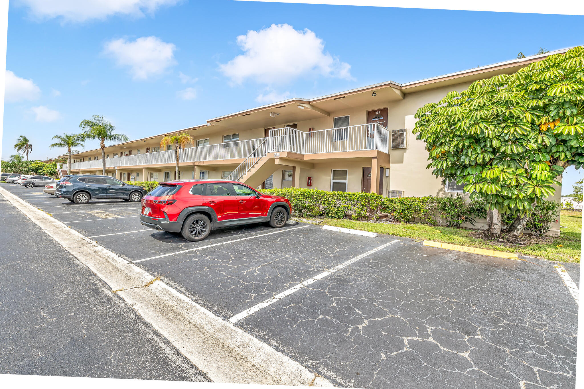 View details of listing 601 NW 76th Terrace 206, Margate, FL 33063 Margate with MLS# 