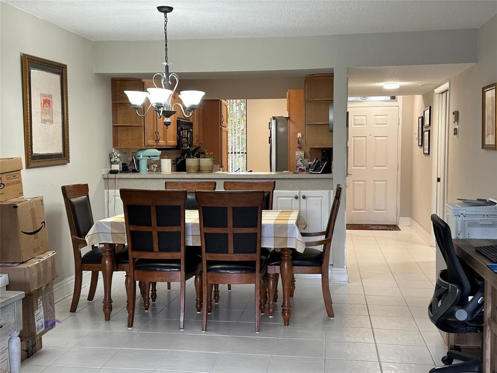 View details of listing 5609 Coral Lake 109, Margate, FL 33063 Margate with MLS#
