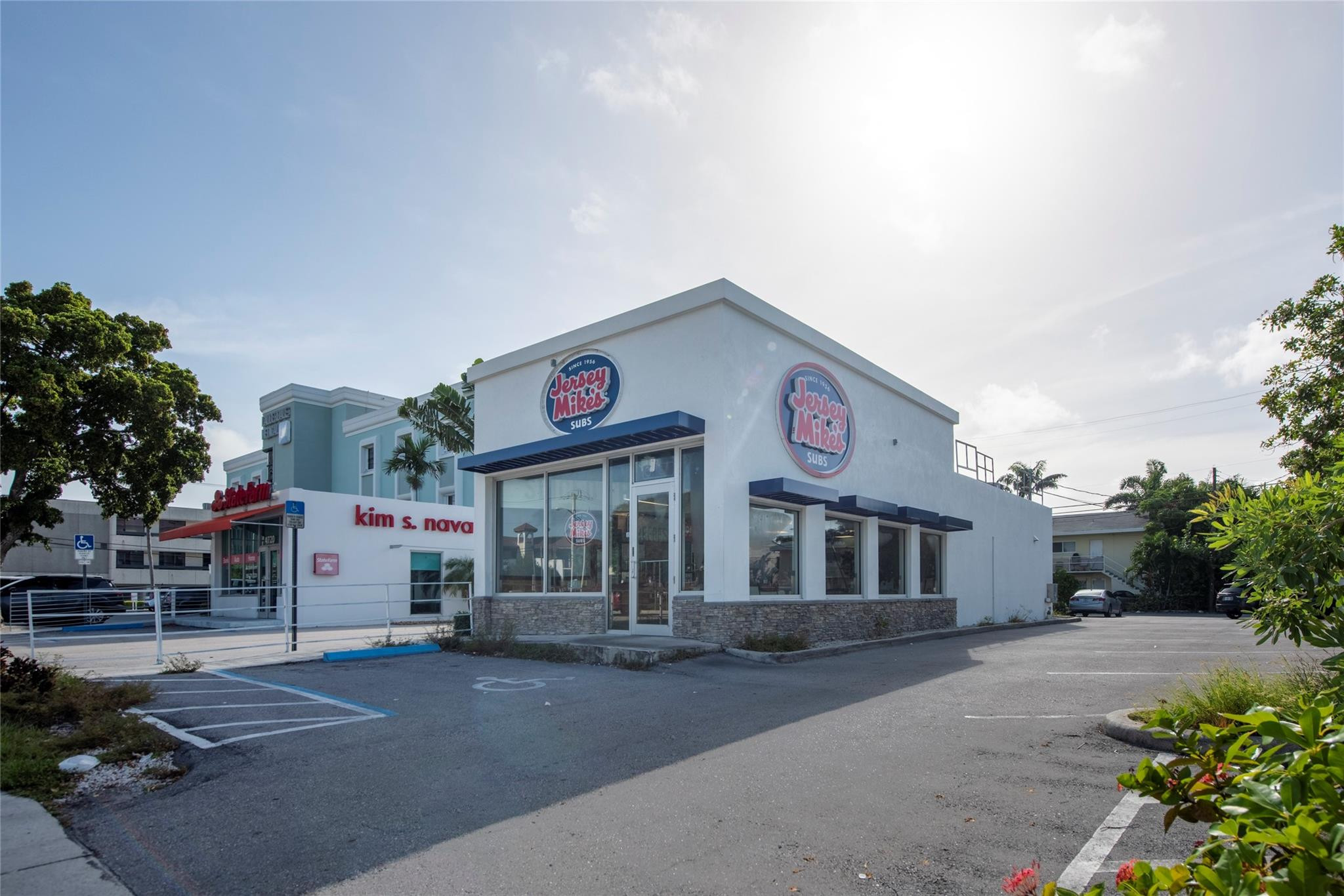 View details of listing 4700 N Federal Highway, Fort Lauderdale, FL 33308 Fort Lauderdale with MLS#
